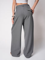 Load image into Gallery viewer, Pantalón Night Pinstripes gris