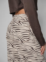 Load image into Gallery viewer, Jean wide leg Zebra print
