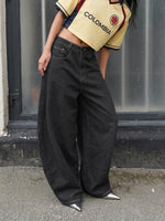 Load image into Gallery viewer, Jean barrel Raw Varsity

