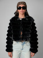 Load image into Gallery viewer, Abrigo Plush negro
