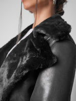 Load image into Gallery viewer, Chaqueta Velvet void
