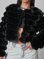 Load image into Gallery viewer, Abrigo Plush negro
