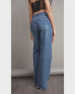 Load and play video in Gallery viewer, Jean wide leg offbeat

